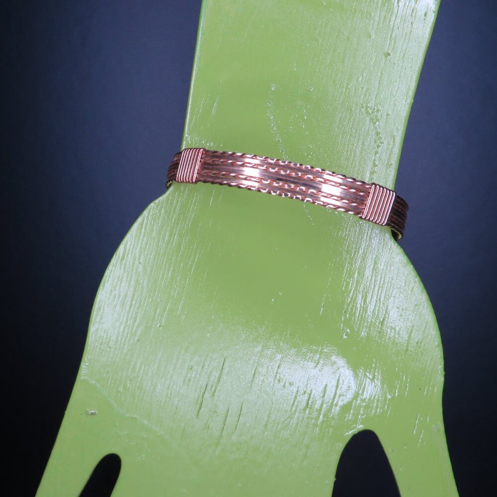 14K Gold Wire Bracelet - Picture 3 of 13